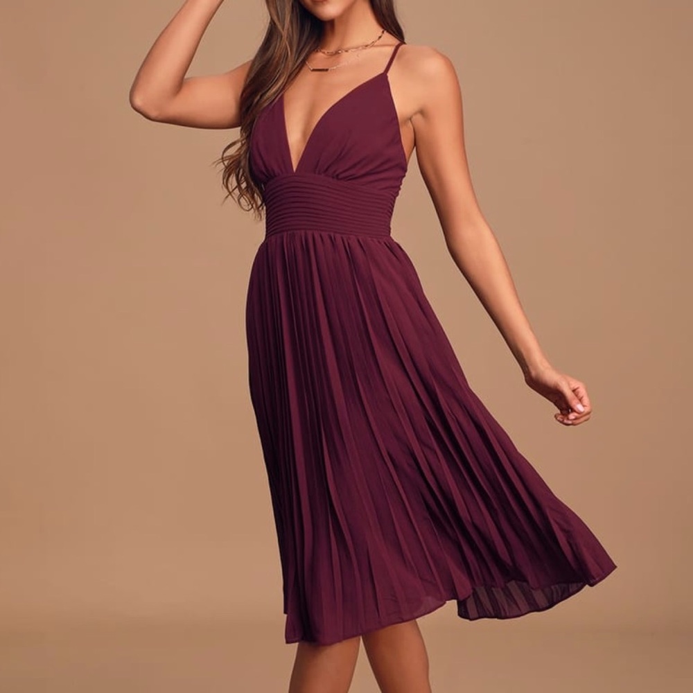 Love Me To The Moon Cream Pleated Midi Dress